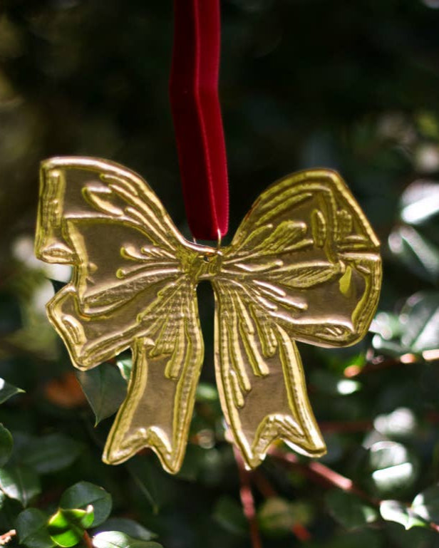Tin Embossing Bow Ornament with Ribbon on Tree