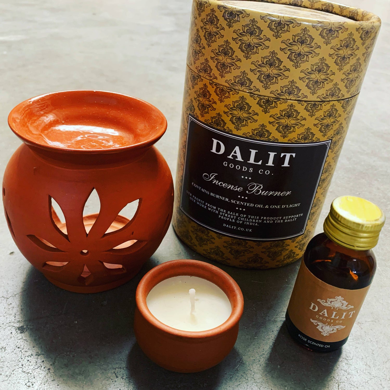Terracotta Oil Burner Gift Set – Rose Oil & Candle Included
