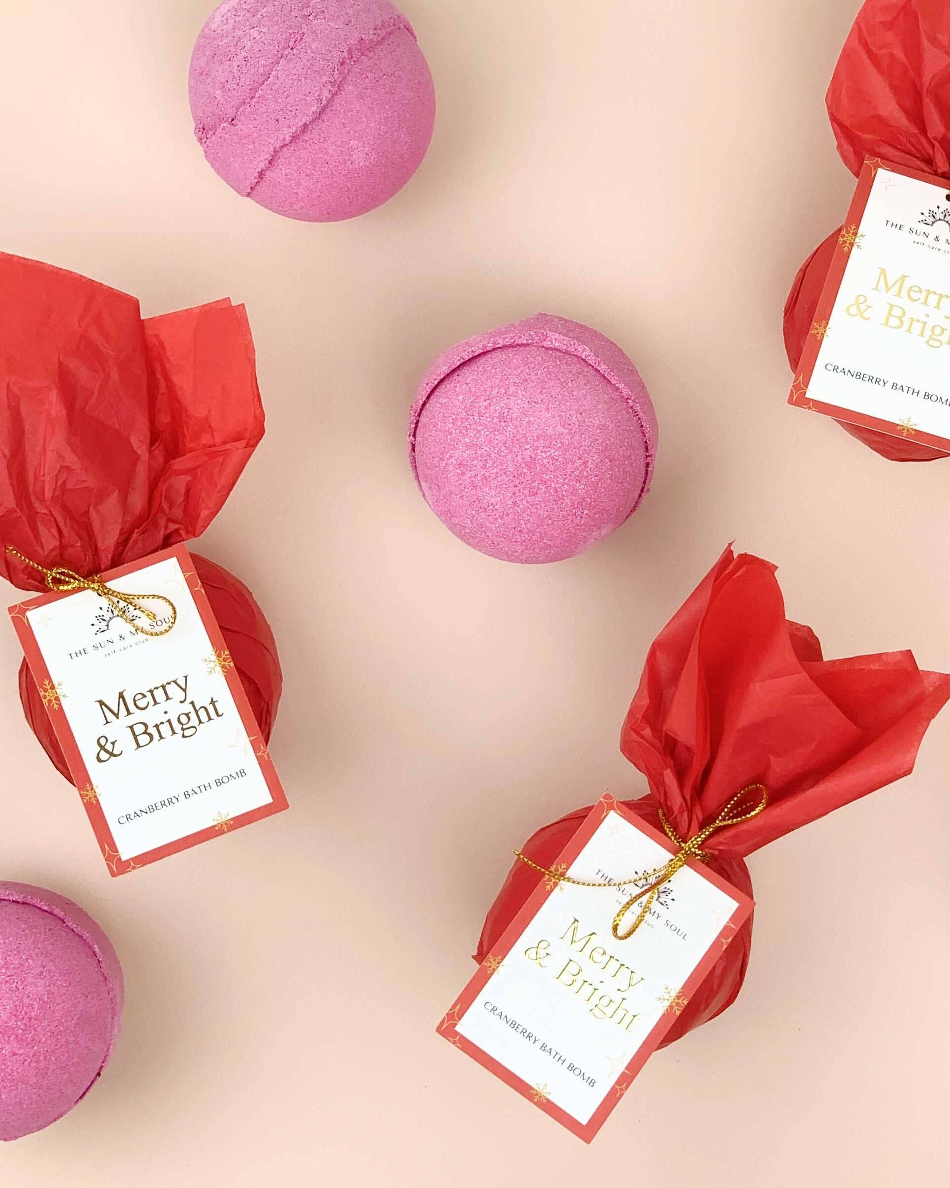 Cranberry Scented Luxury Merry & Bright Christmas Bath Bomb - Benny and Mollie
