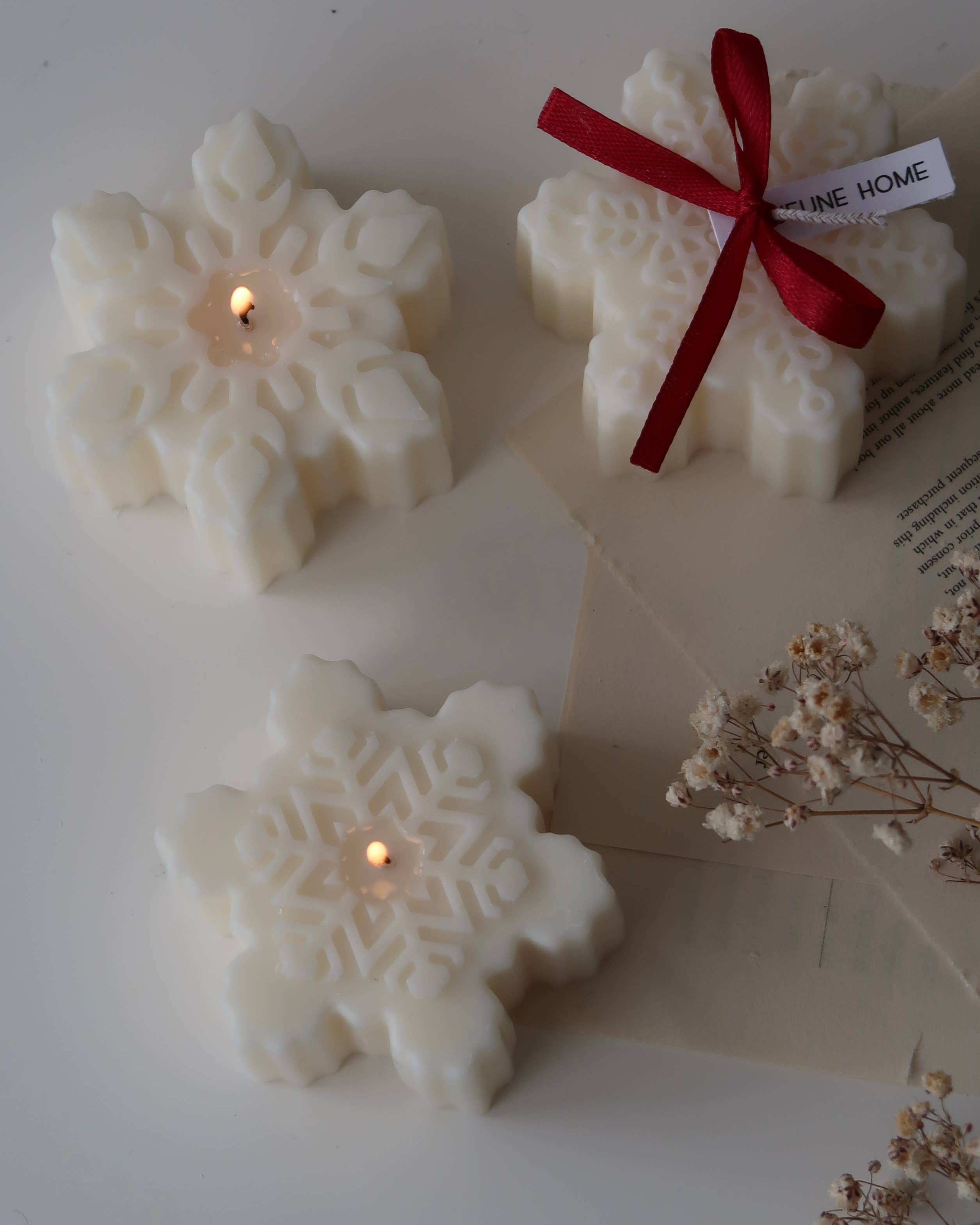 Scented Snowflake Candle - Benny and Mollie