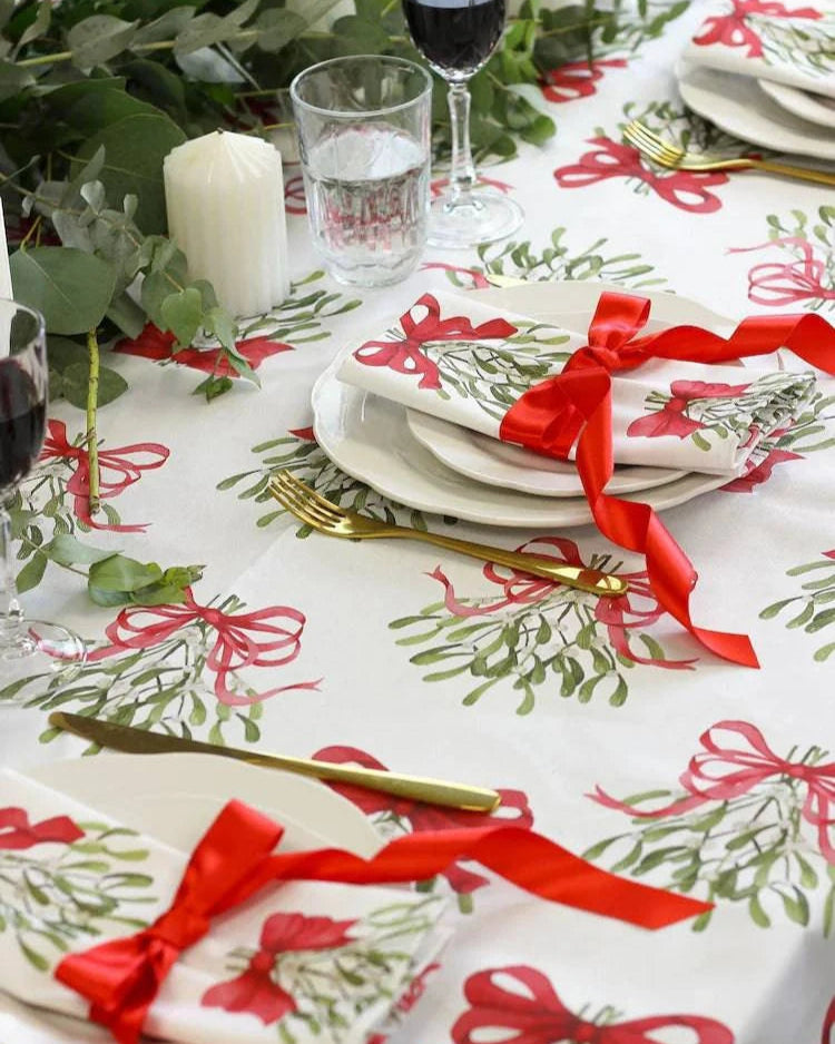 Cream Bows and Mistletoe 100% Cotton Pair of Napkins