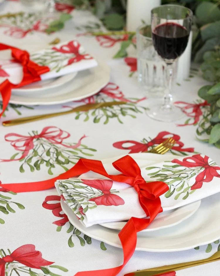 Table Setting Cream Bows 100% Cotton Pair of Napkins