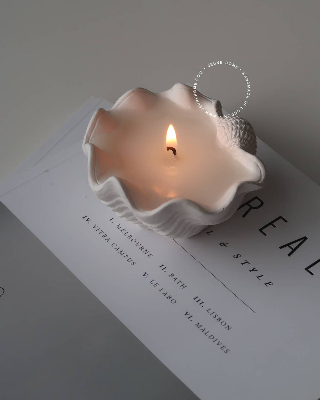 Driftwood &amp; Rocksalt Scented Mini Clam Shell Candle - Benny and Mollie