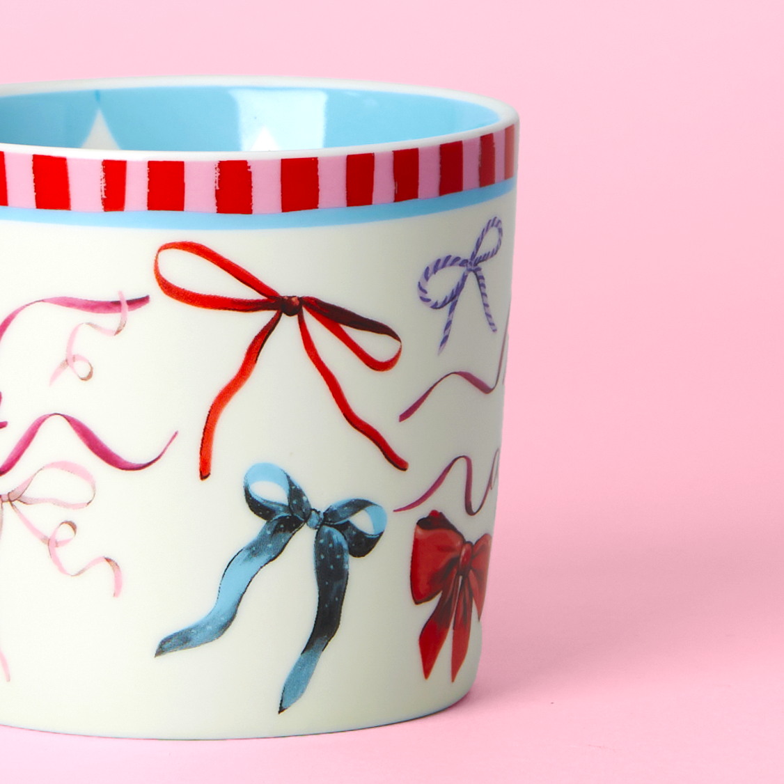 Close-up Bow Appetit Mug – New Bone China