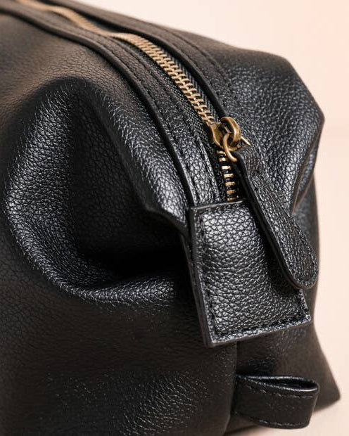 Close -Up Vegan Leather Wash Bag in Black