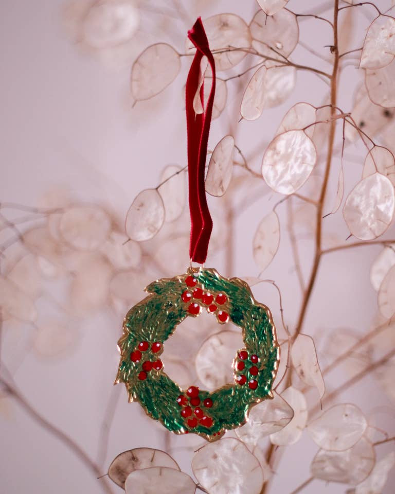 Tin Embossing Wreath Ornament with Ribbon