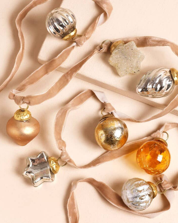 Neutral Mini Bauble Garland - Benny and Mollie