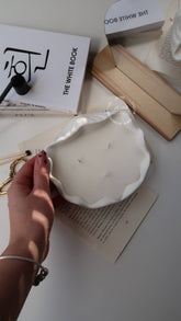Scented Large Clam Shell Candle - Benny and Mollie