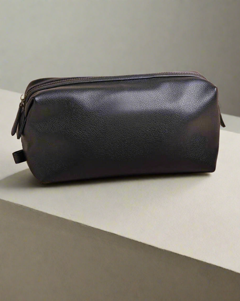 Vegan Leather Wash Bag in Black