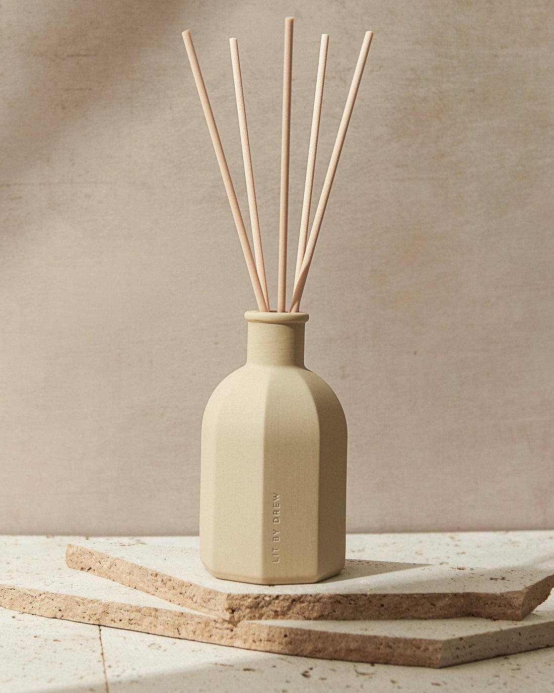 Beige Myrrh & Tonka Ceramic Reed Diffuser with Reeds