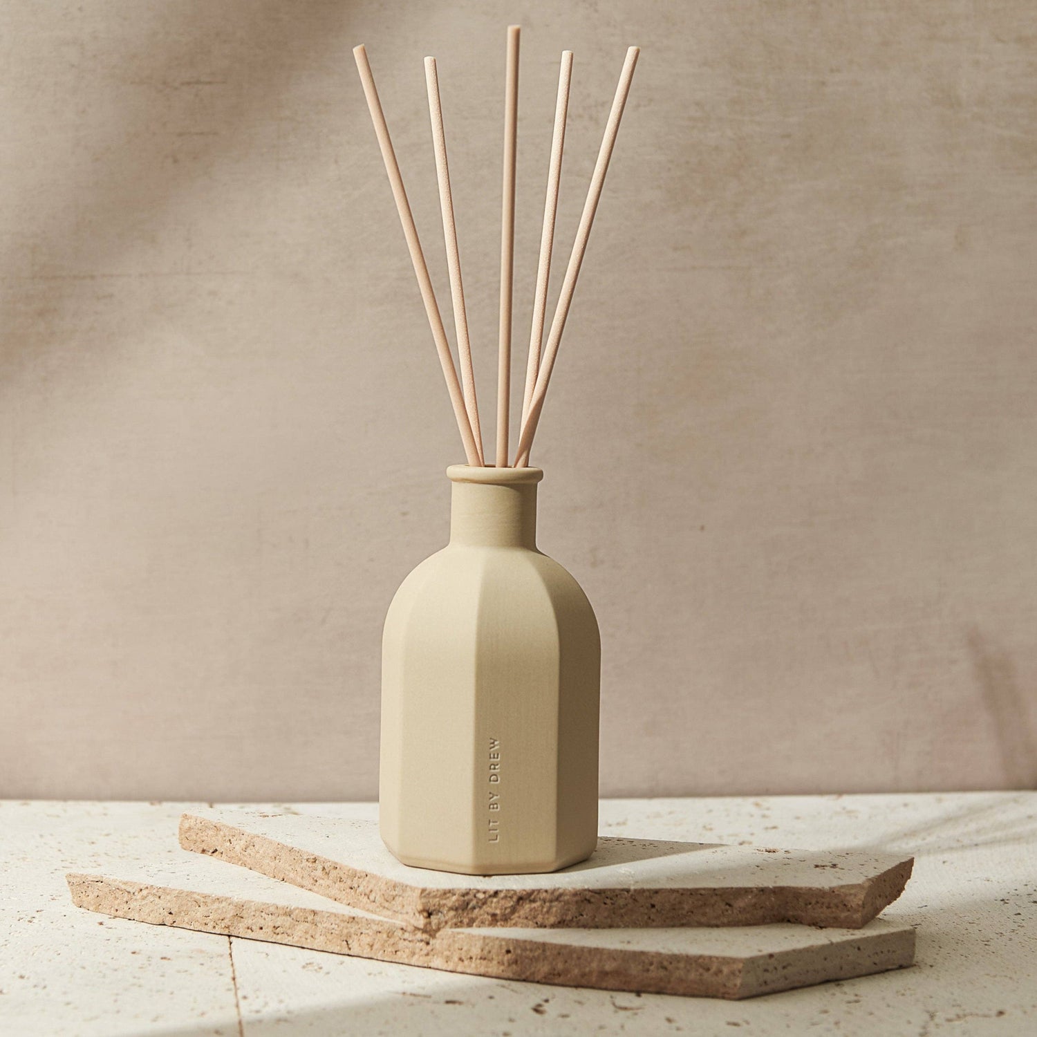 Beige Myrrh &amp; Tonka Ceramic Reed Diffuser with Reeds