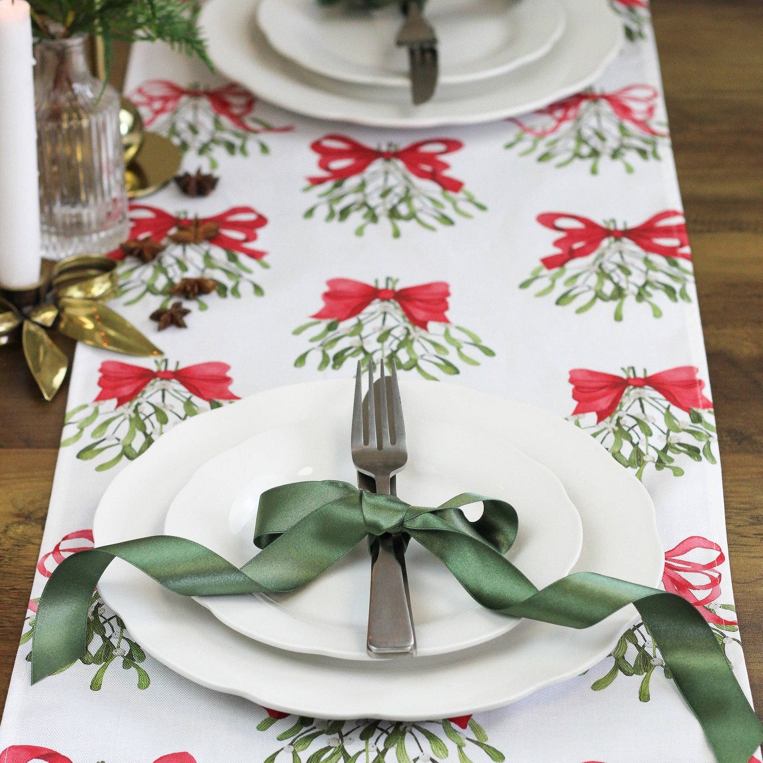 Cream Bows Table Runner