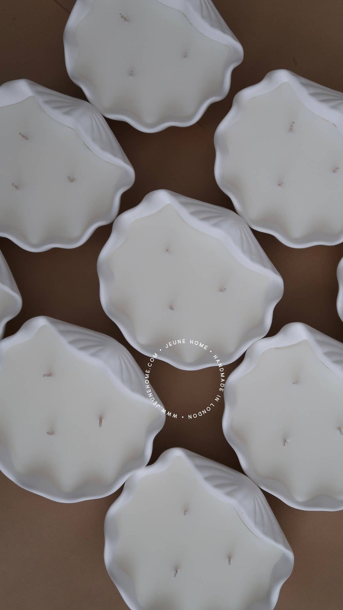 Scented Large Clam Shell Candle - Benny and Mollie