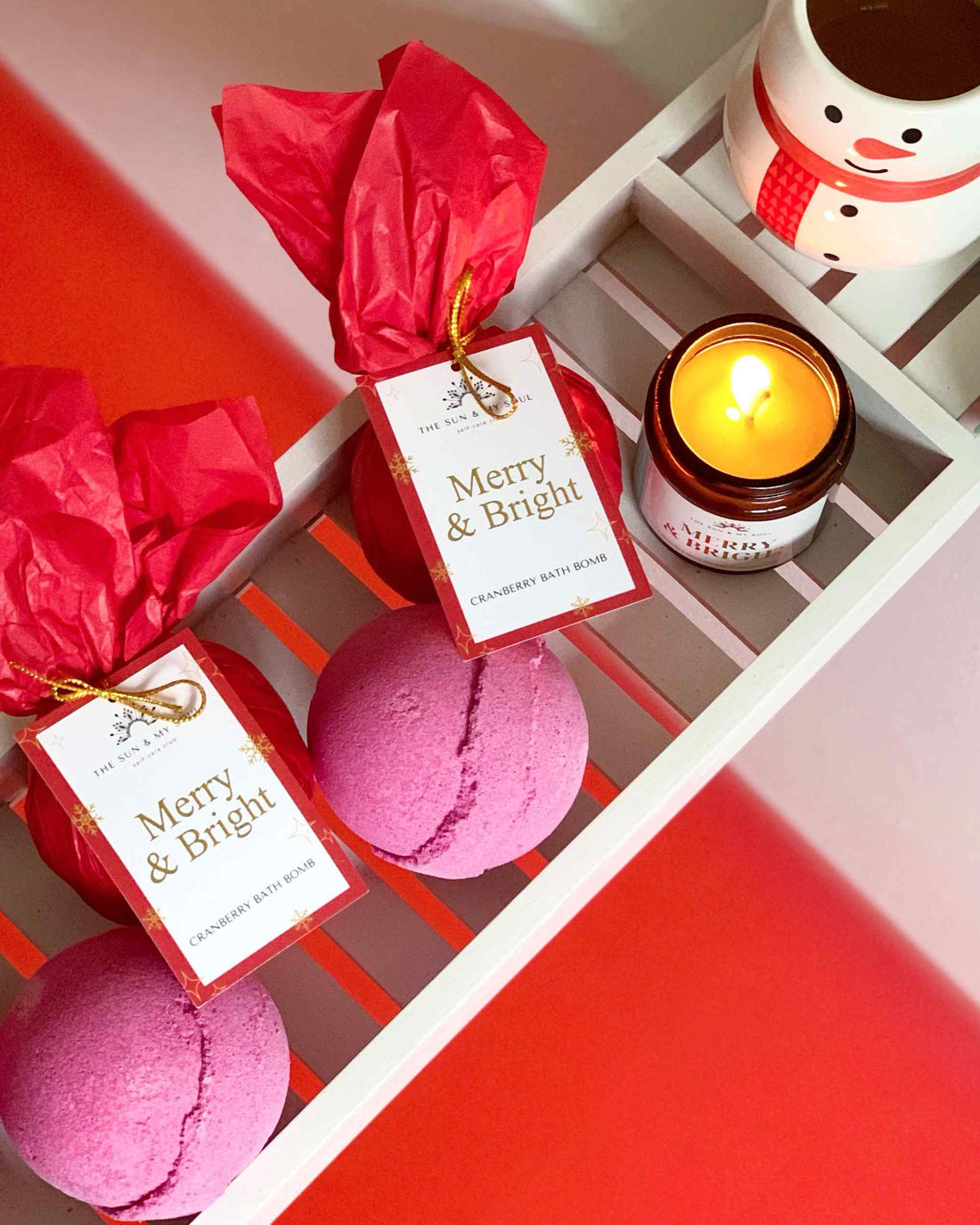 Cranberry Scented Luxury Merry &amp; Bright Christmas Bath Bomb - Benny and Mollie
